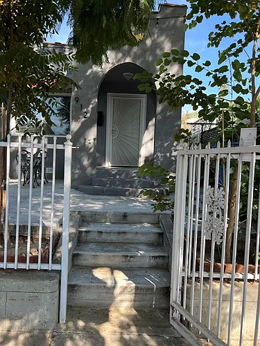 912 Parkman Ave Photo 1
