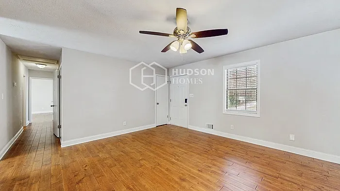 311 Wiley Ct SW — Photo 5