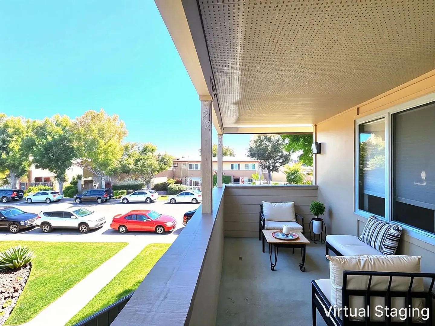 Top floor condo — Photo 1