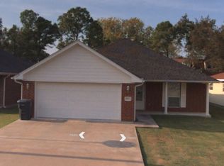 6971 Henry St, Groves, TX 77619