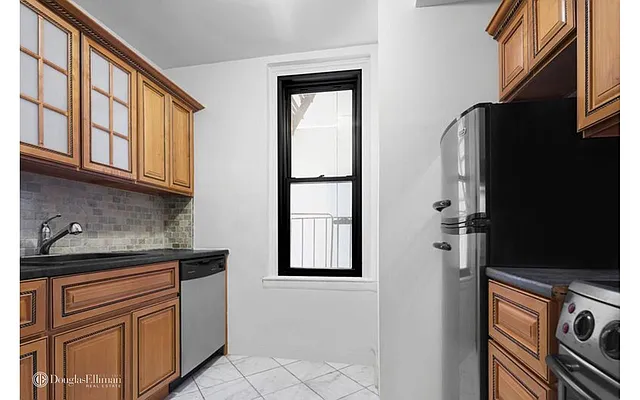 Rented by Douglas Elliman | media 7