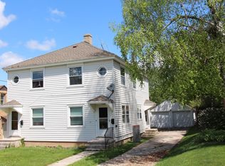 1010 Pine St, Manitowoc, WI 54220