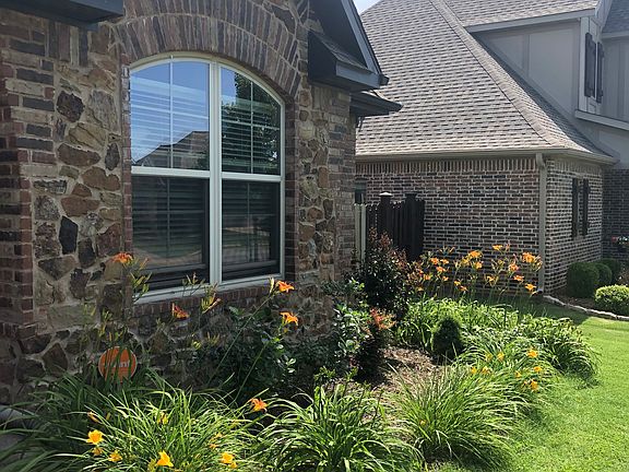 3rd image of 3804 W Lexington Dr