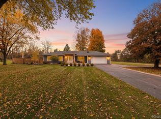5100 Oak Hill Rd, Clarkston, MI 48348