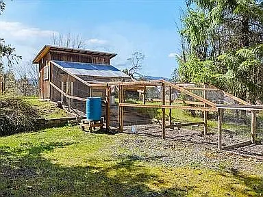 697 E Intervale Rd — Photo 17