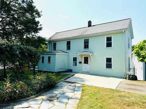 19 1/2 Hovey St, Woburn, MA 01801