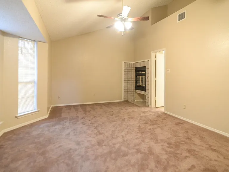 11815 Sunrise Dr — Photo 14