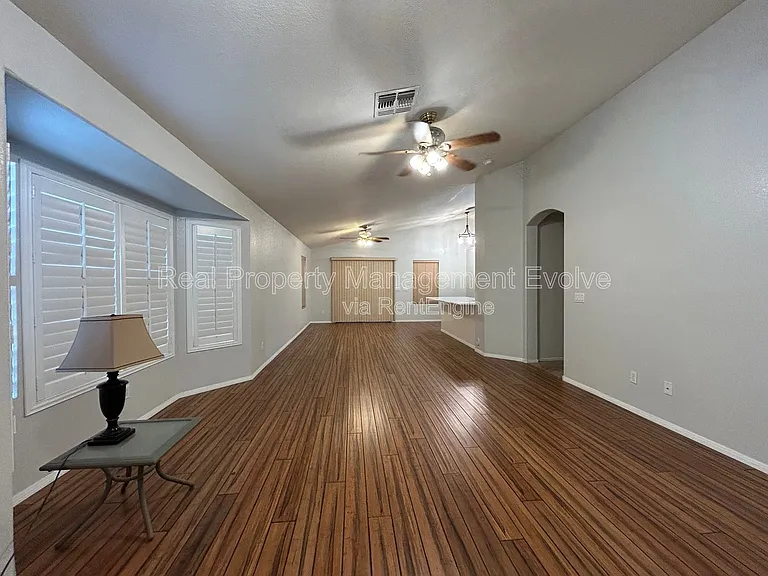 16036 N 11th Ave #1019 — Photo 4