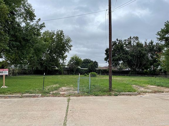 4th image of 2102 Tuam St Lot 1