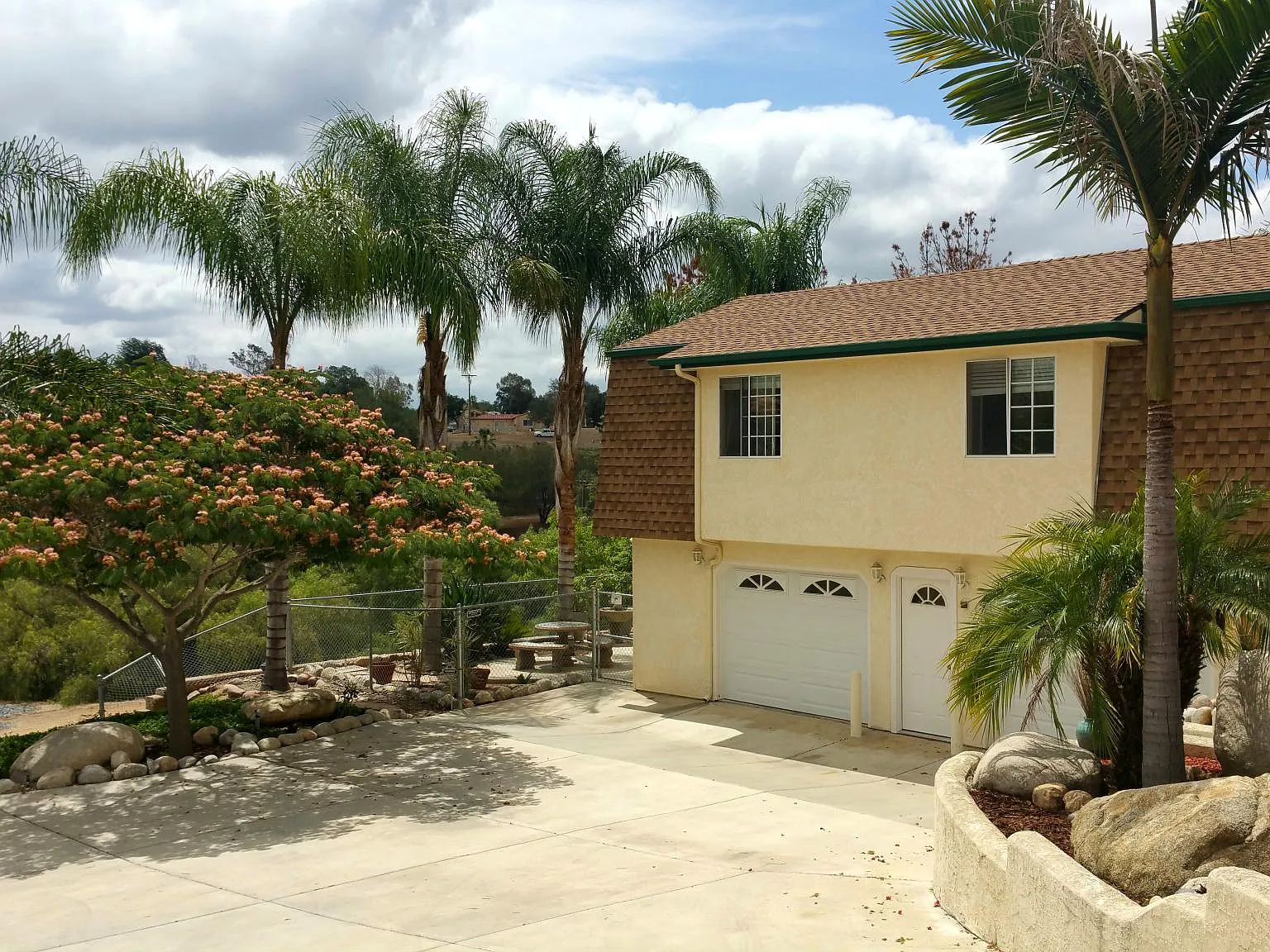 1033 S Ridge Dr — Photo 2