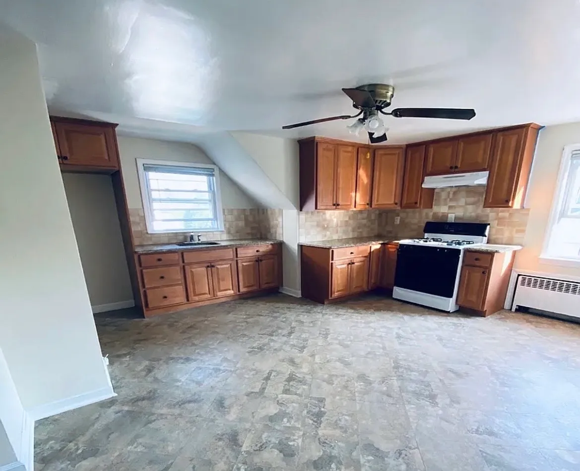 2 bed, 775 sqft, $2,200 — Photo 4
