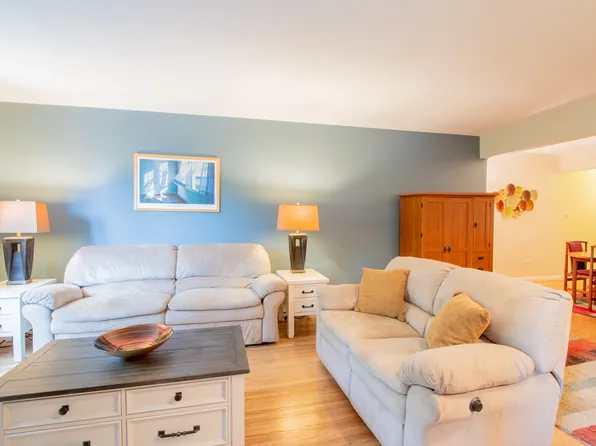 7423 Ridge Boulevard image 8 of 25