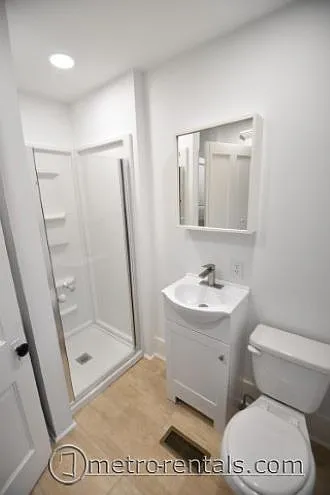2185 Summit St #C — Photo 11