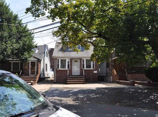 7130 Caldwell Ave, Maspeth, NY 11378