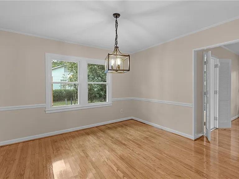 424 Byron Ave E — Photo 19