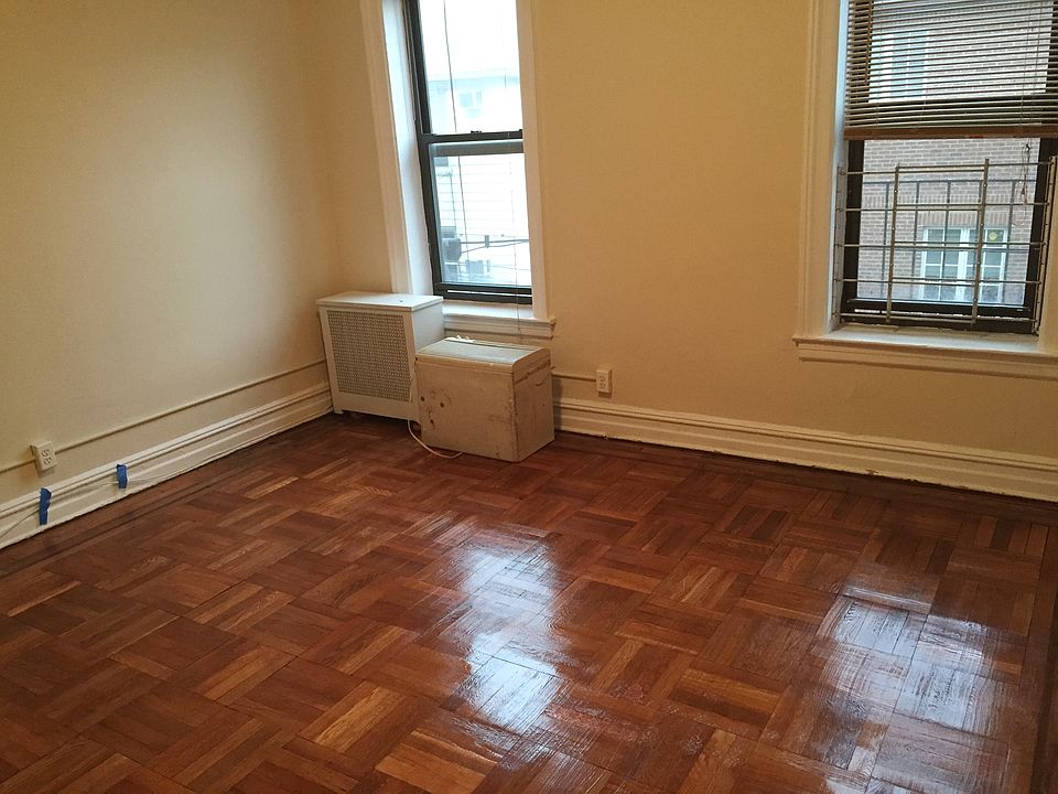 2nd image of 902 44th St APT C3