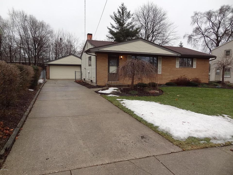1st image of 1634 Benjamin Ave NE