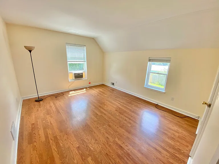 31 Volz St — Photo 20