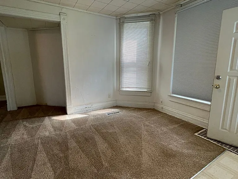 727 Congress St — Photo 9