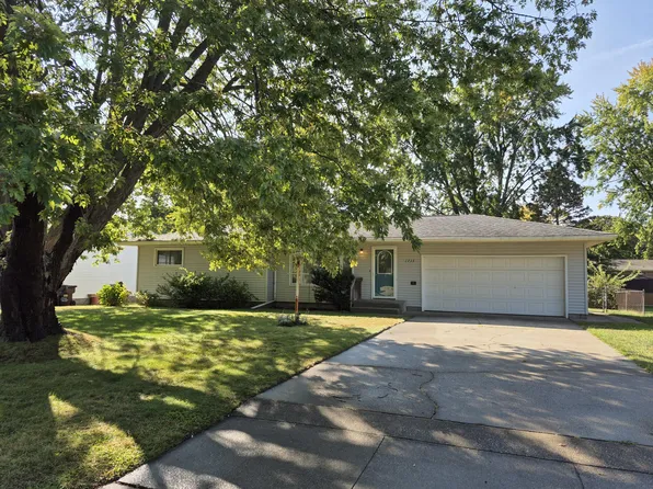 1733 Woodside Rd, Muskegon, MI 49441