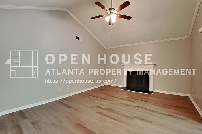 4 bed, 2.5 bath, 2496 sqft, $2,475 — Photo 4