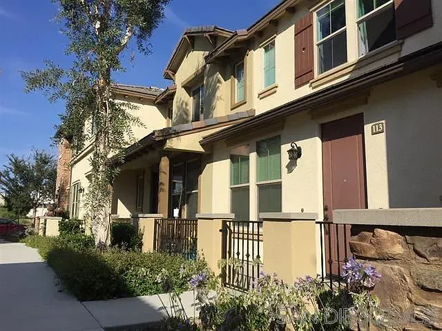 Highlands Village — Photo 1