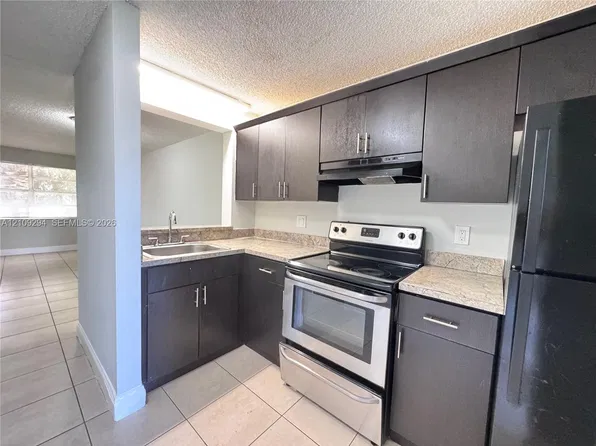 95 NE 41st St, Oakland Park, FL