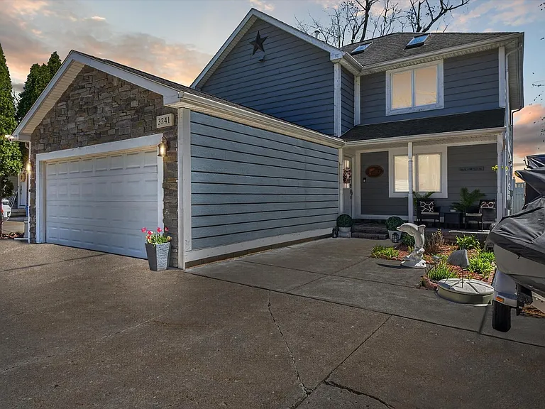 3341 Newton Rd — Photo 1