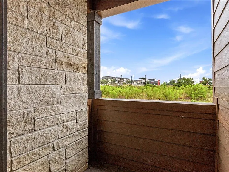 315 Holton Dr #201 — Photo 24