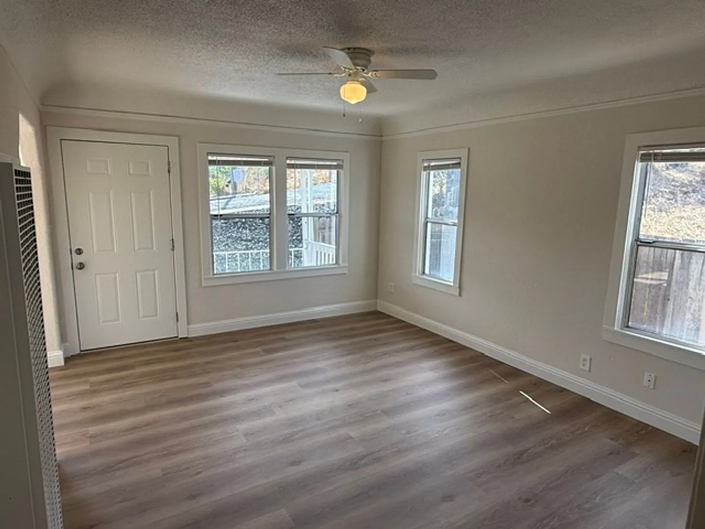 Updated 2 Bedroom Vallejo Home — Photo 4