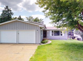 106 Fairfield Rd, Lindenhurst, IL 60046