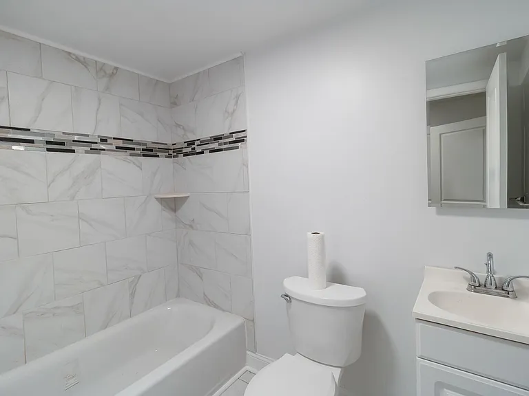 539 9th St SE #2 — Photo 11