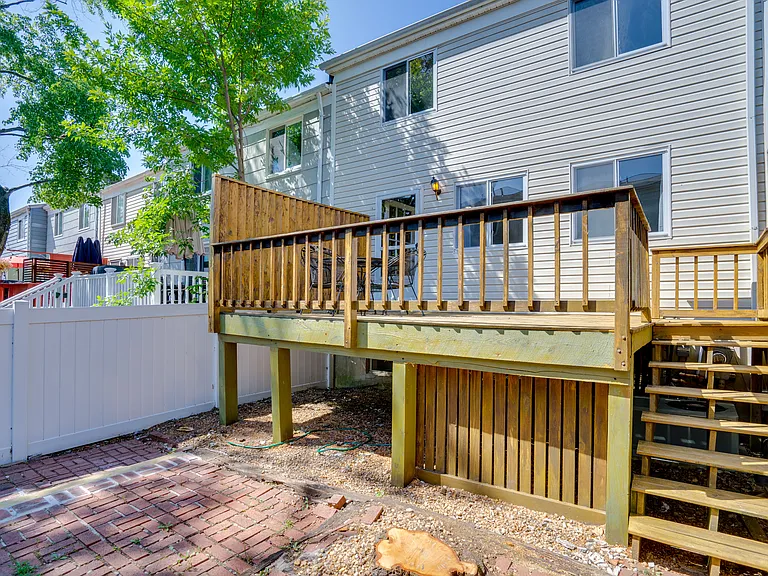 8063 Saint Annes Ct #3 — Photo 30