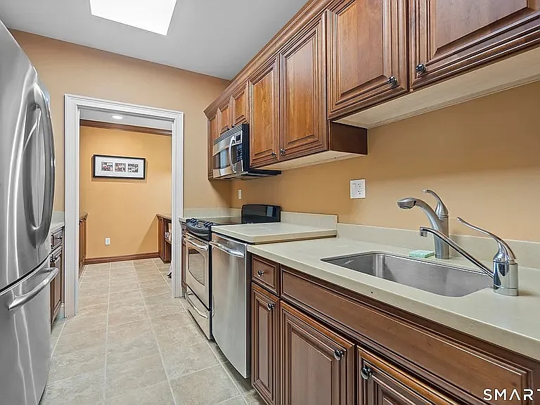 26 Schoolhouse Dr #204 — Photo 14