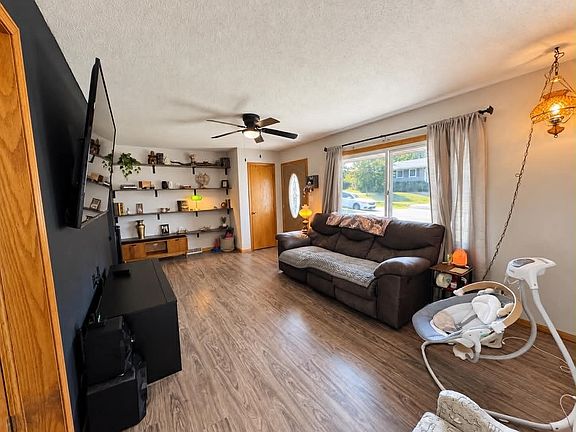 4th image of 3841 E 39th Ct