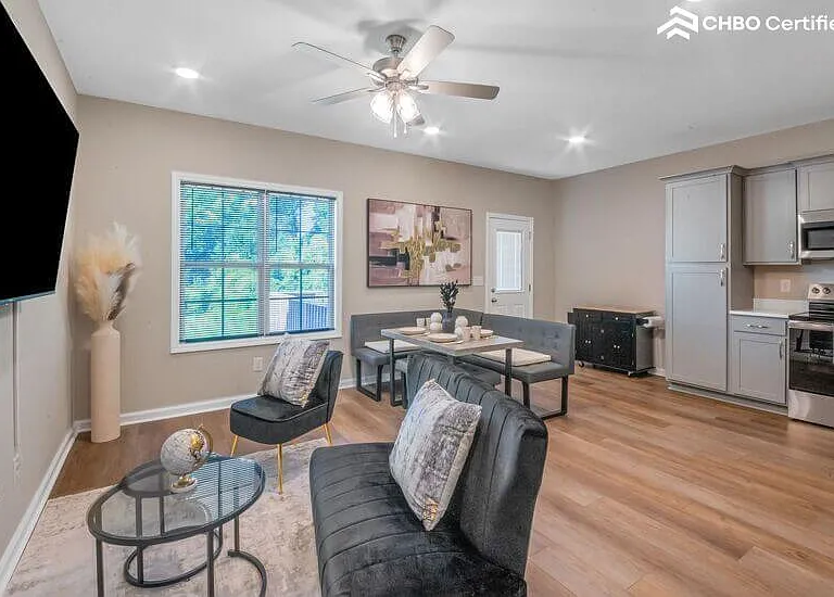616 Lafayette Rd — Photo 5