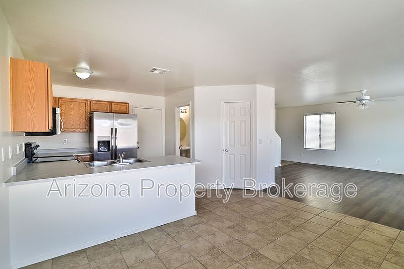 1st image of 10913 E Clovis Ave