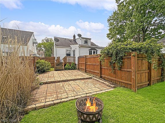 3rd image of 1662 Meadowbrook Ave