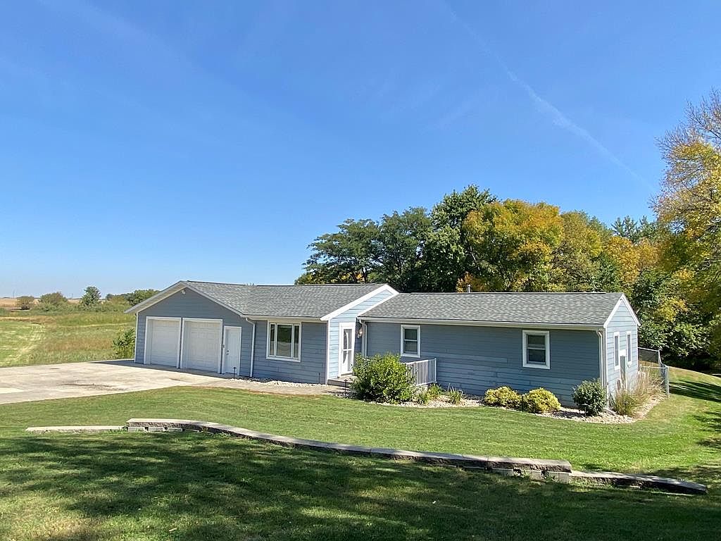 319 East St, Barnum, IA 50518 | Zillow