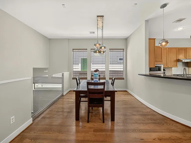 6016 Truro St — Photo 10