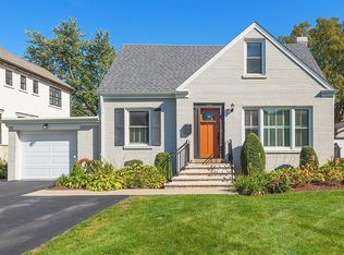 115 Indian Dr, Clarendon Hills, IL 60514