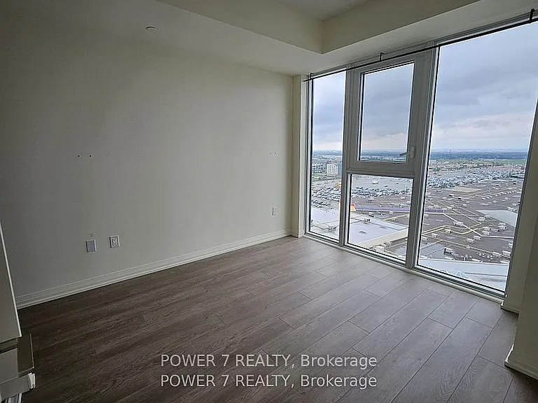 9000 Jane St #1620 — Photo 8