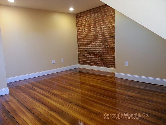 4th image of 28 Bremen St