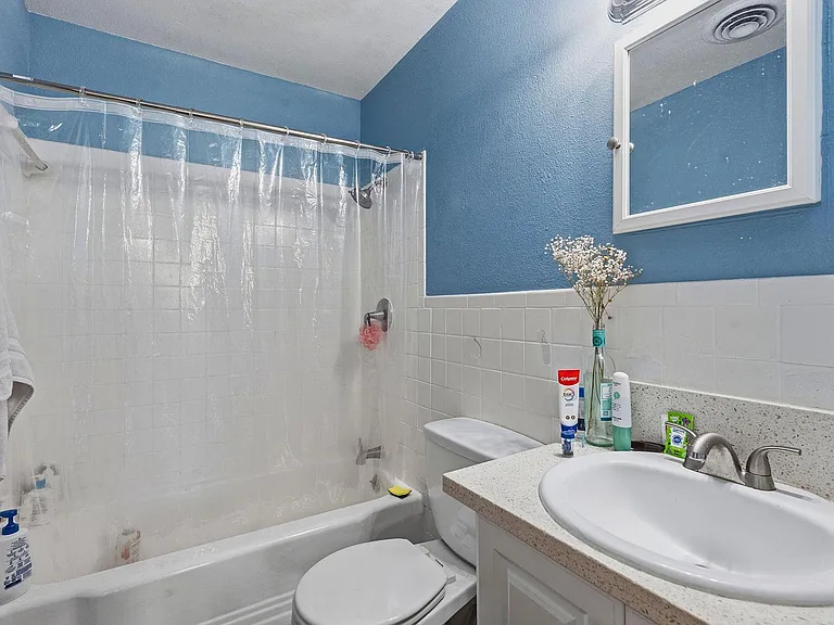 2910 Medical Arts St #106 — Photo 17