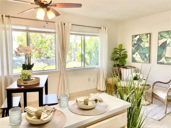 95-1013 Ainamakua Dr APT 70, Mililani, HI 96789