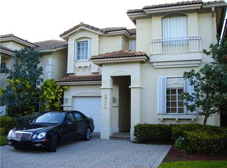 1st image of 6724 NW 107th Pl