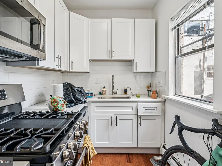 1917 Spring Garden St #2 — Photo 2