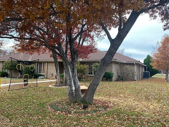 2nd image of 7817 Harrington Cir