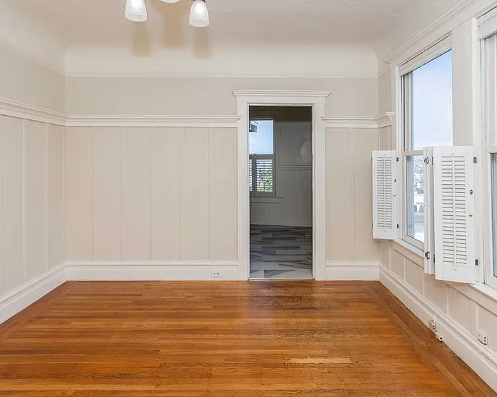 Top Floor 1br. Remodeled! W/D In-Unit! Dishwasher! — Photo 20