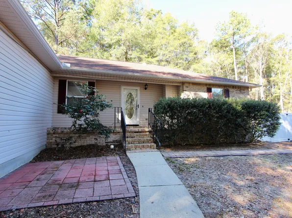 5846 Dogwood Dr E, Crestview, FL 32539